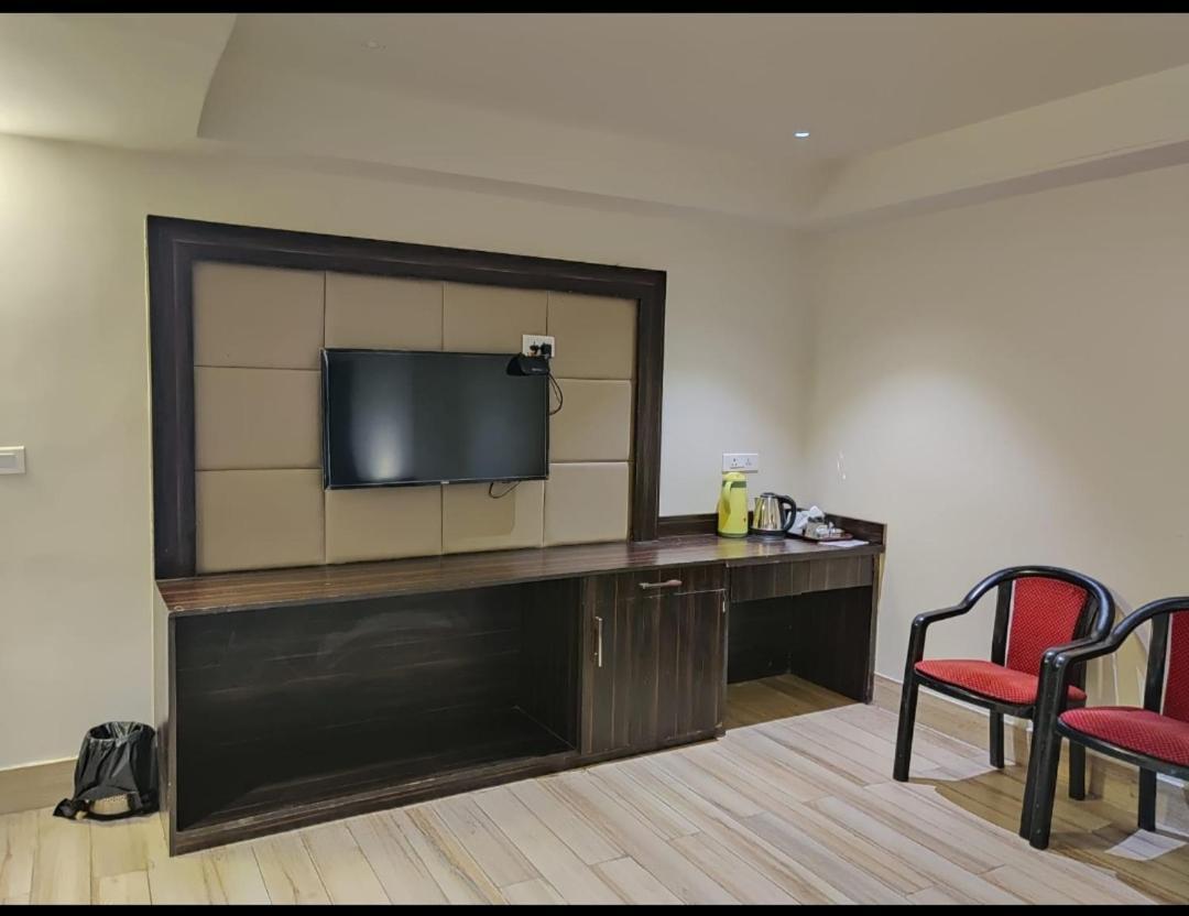 Hotel Sanjay Galaxy,Kanpur Eksteriør billede
