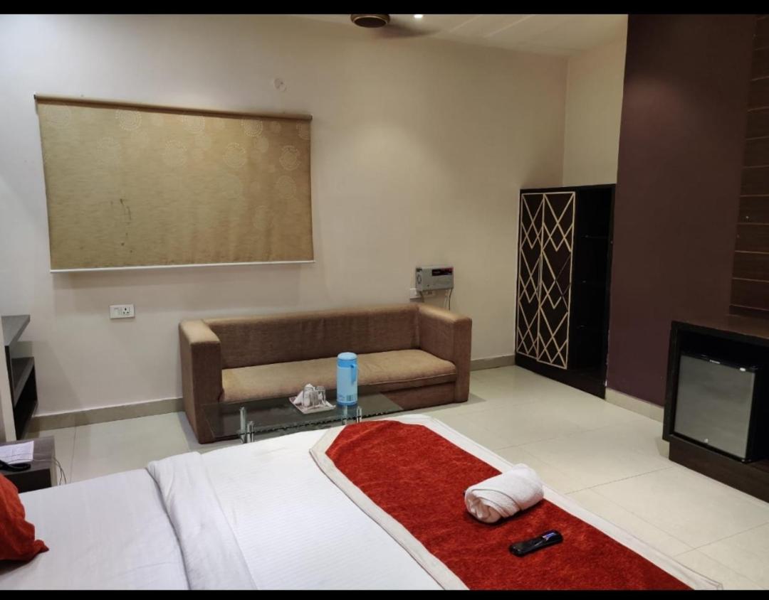 Hotel Sanjay Galaxy,Kanpur Eksteriør billede